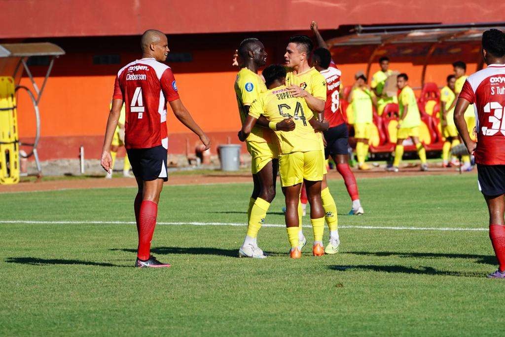 Persik Kediri harus mengakui keunggulan tim tuan rumah Madura United kalah tipis 3-2 (Foto: Istimewa)