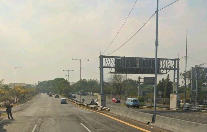 Jalan Dupak Rukun (Exit Tol Gresik-Surabaya) yang akan dilakukan pembatasan kendaraan didaerah tersebut. (Foto: Ist)