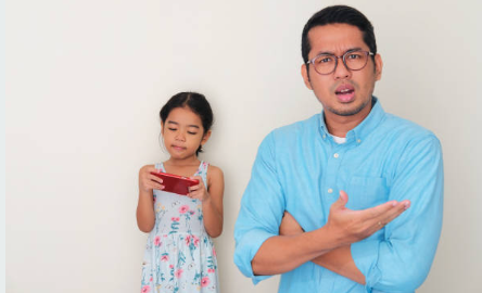 Kabar tentang Indonesia menjadi fatherless country dengan peringkat ketiga dunia, viral. Penelitian menyebutkan dampak buruk dari kondisi fatherless. (Foto: Istock)