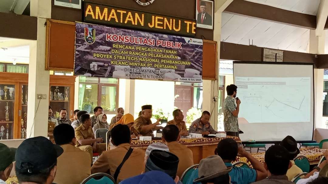 Konsultasi publik rencana pengadaan tanah dalam rangka pelaksanaan proyek strategis Nasional pembangunan kilang minyak PT. Pertamina. (Foto: Khoirul Huda/Ngopibareng.id)