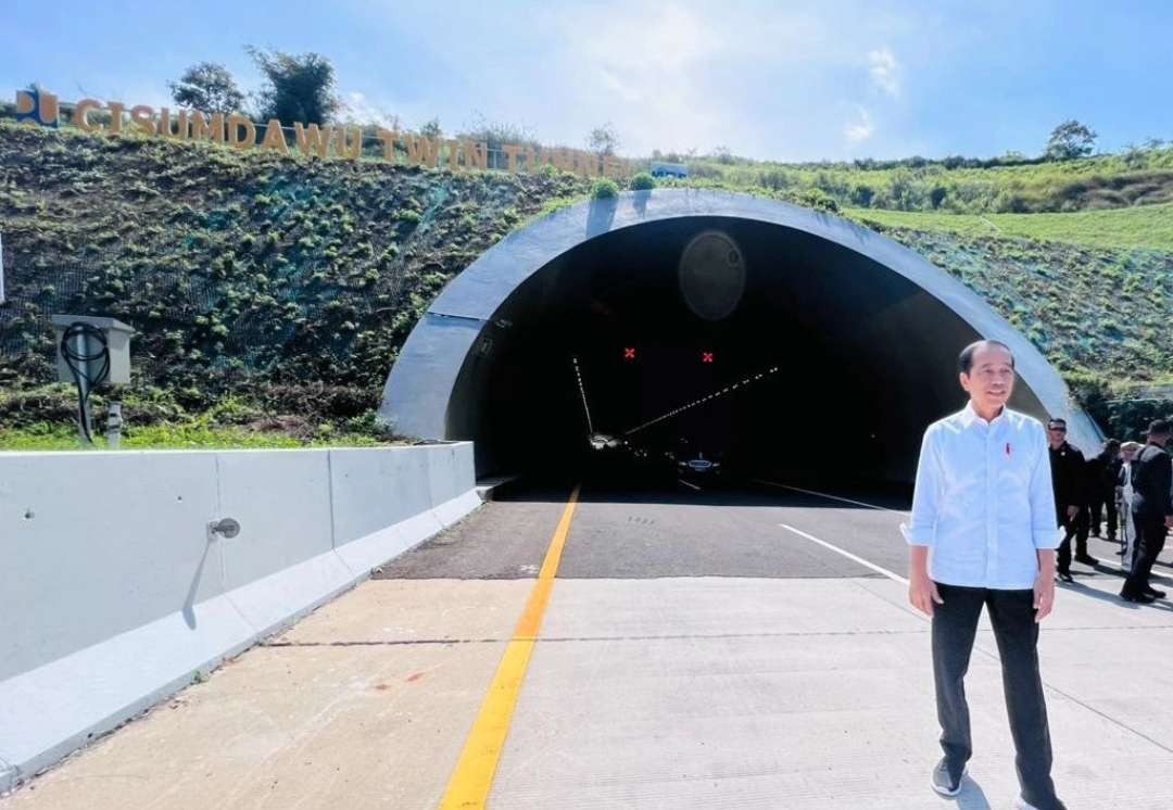 Presiden Jokowi meresmikan Jalan Tol Cisumdawu, Selasa 11 Juli 2023. (Foto: Instagram)