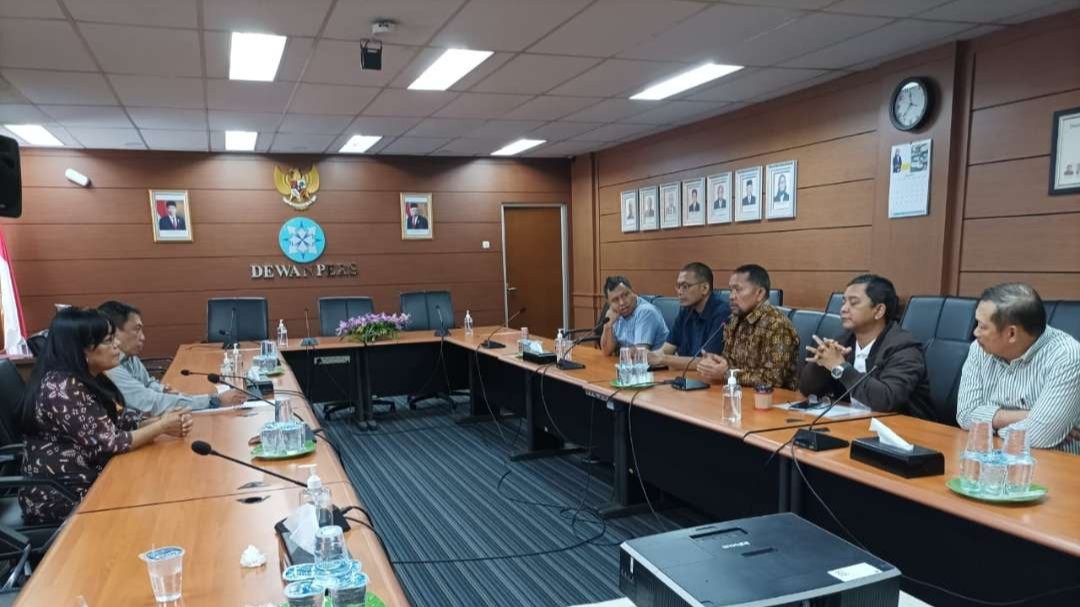 Pertemuan antara AMSI dengan Dewan Pers. Dalam pertemuan itu AMSI mempertanyakan kelanjutan regulasi Publisher Right. (Foto: AMSI)