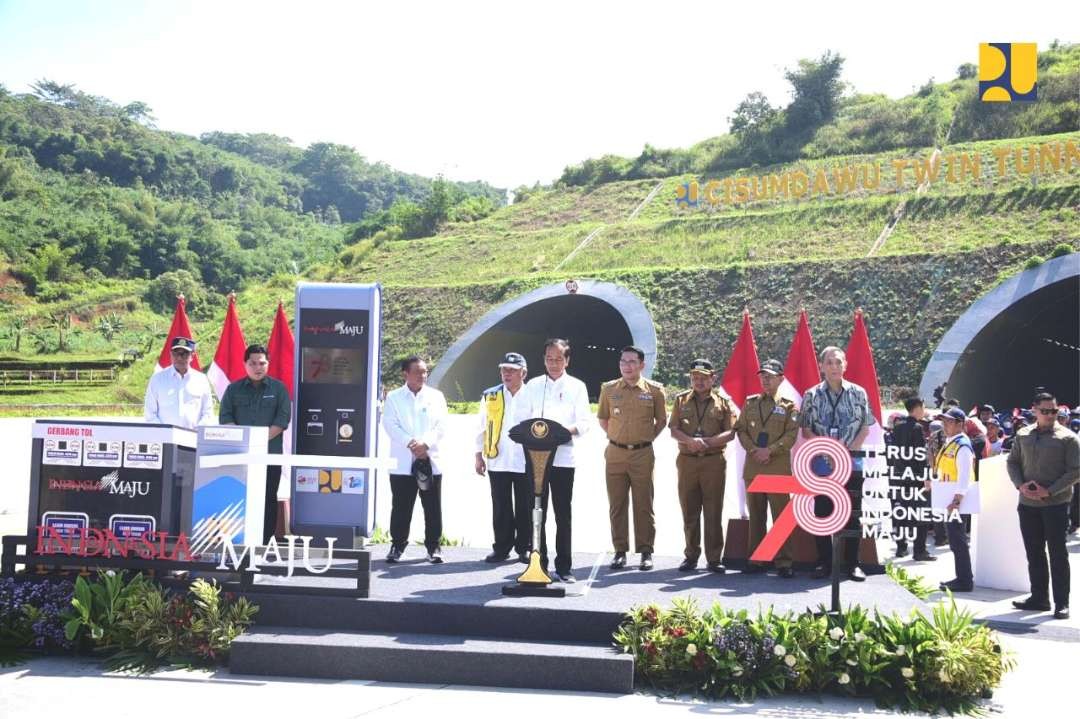 Presiden Jokowi meresmikan Tol Cisumdawu, Selasa 11 Juli 2023. (Foto: Dokumentasi PUPR)