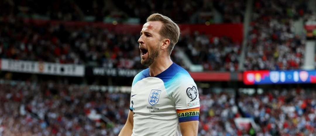 Striker Tottenham Harry Kane akan menerima kontrak raksasa jika bertahan di Lilywhites