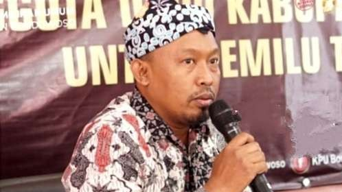 Ketua KPU Bondowoso, Junaedi. (Foto: Guido Saphan/Ngopibareng.id)