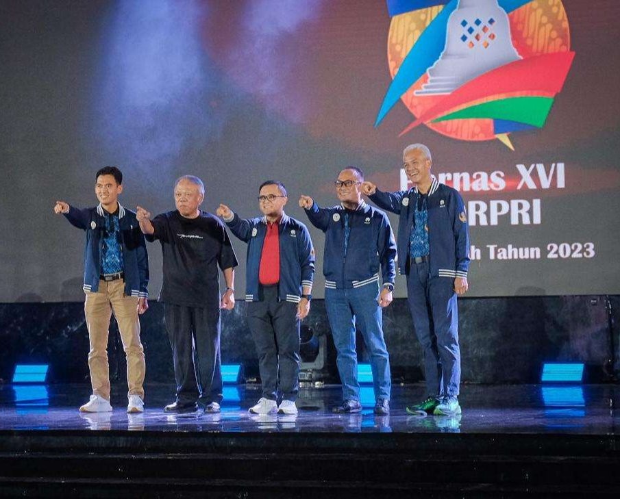 Gubernur Jawa Tengah, Ganjar Pranowo membuka secara resmi Pekan Olahraga Nasional Korps Pegawai Republik Indonesia (Pornas Korpri) ke XVI di Jawa Tengah, Jumat 14 Juli 2023 malam. (Foto: Pemprov Jateng)