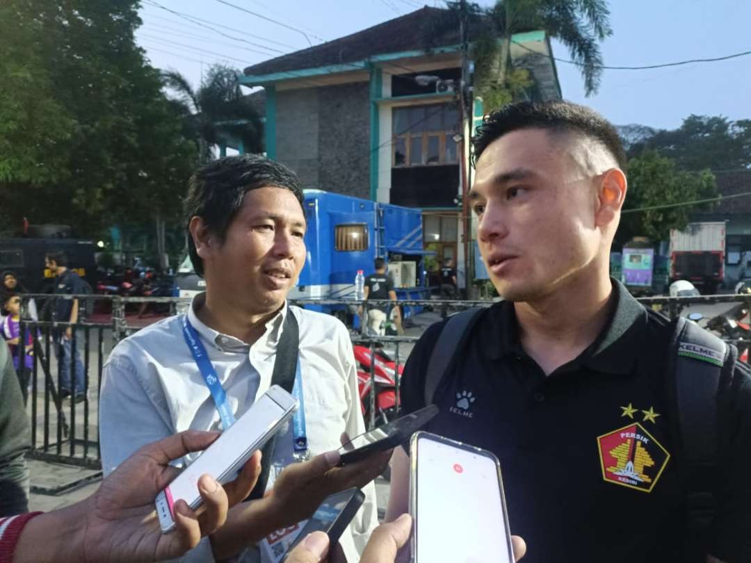 Pemain Asing Persik Kediri Simen Lyngbo Pencetak Gol Pertama ke Gawang Arema FC (Foto: Fendi Lesmana/ngopibareng.id)