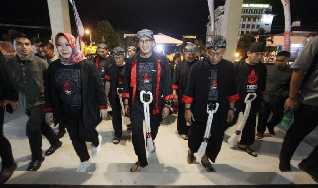 Menteri Pariwisata dan Ekonomo Kreatif Sandiaga Uno bersama Bupati Ponorogo Sugiri Sancoko, Sabtu 15 Juli 2023. (Foto: Kominfo Ponorogo)