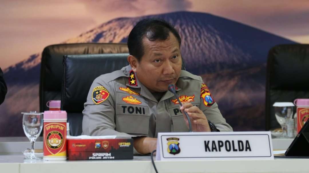 Kapolda Jatim, Irjen Pol Toni Harmanto mengulas pengamanan 1 Muharam atau malam Suro. (Foto: Fariz Yarbo/Ngopibareng.id)