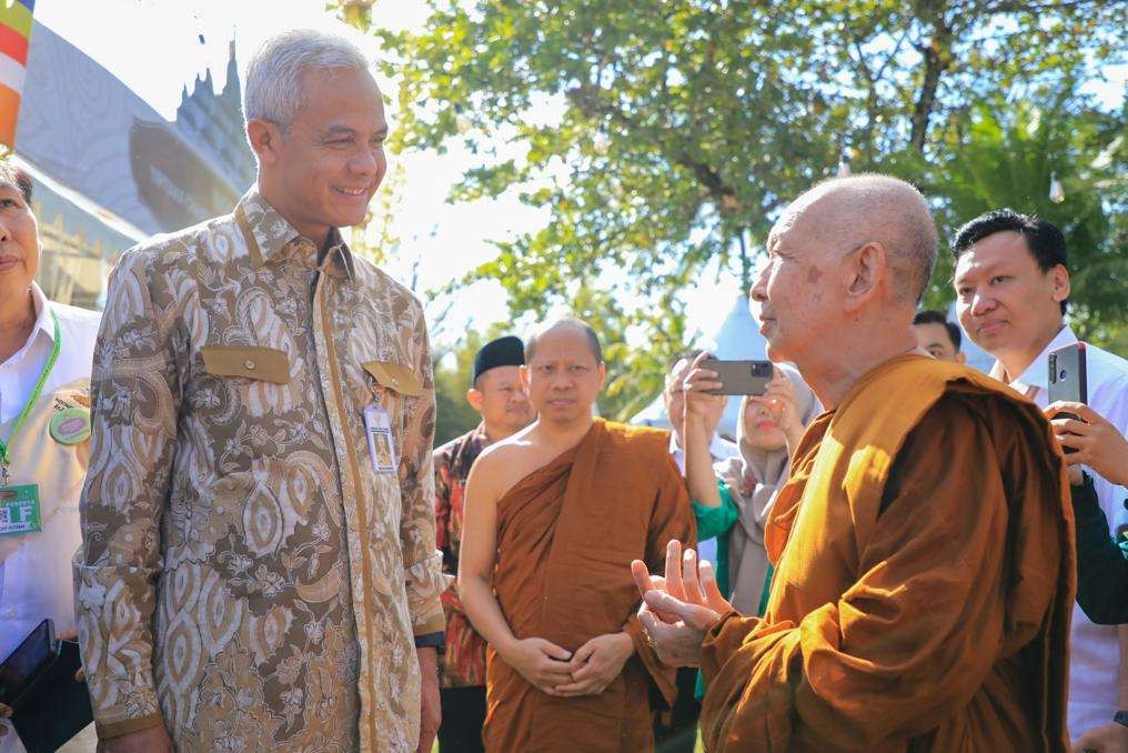 Indonesia Tipitaka Chanting (ITC) dan Asalha Mahapuja 2567/ 2023 di kawasan Candi Borobudur, Jumat 21 Juli 2023. (Foto: Humas Pemprov Jateng)