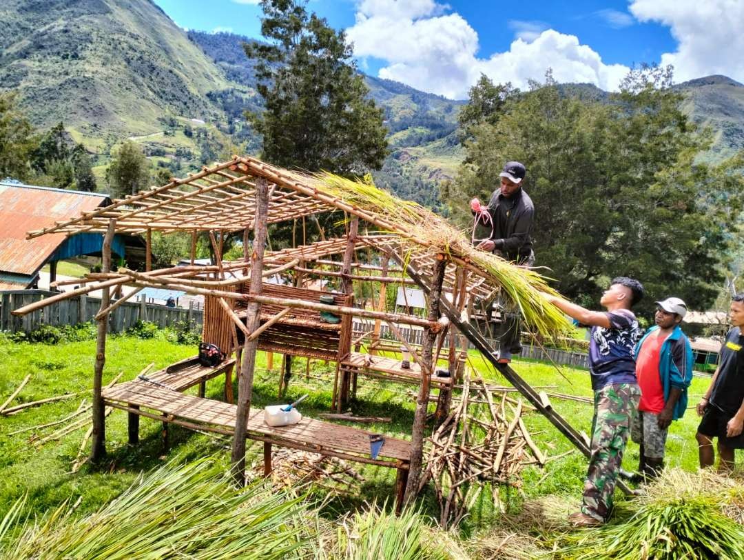 Honai pintar dari prajurit Rusa Hitam untuk warga Papua. (Foto: Istimewa)