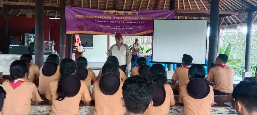 Saka Wira Kartika SMAN 1 Semarapura papat pembekalan dari Kodim Klungkung. (Foto: Kodim Klungkung)