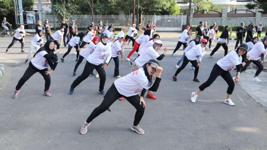 Relawan Ganjar Creasi saat menggelar senam di Malang, Minggu 23 Juli 2023. (Foto: Istimewa)