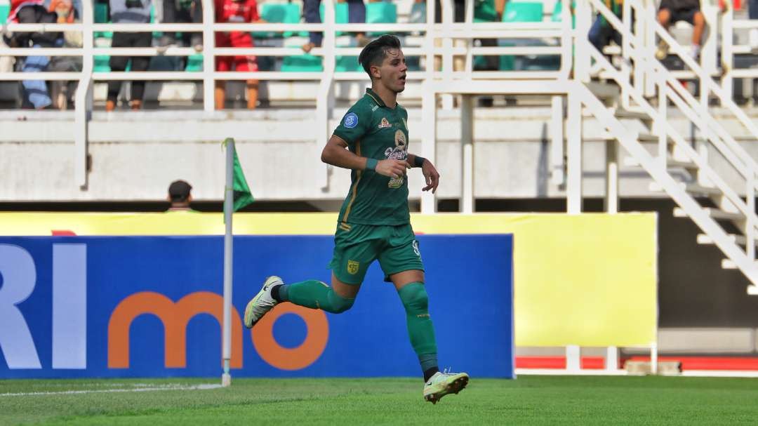 Bruno Moreira dipastikan absen saat Persebaya melawan RANS Nusantara, Minggu 23 Juli 2023. (Foto: Fariz Yarbo/Ngopibareng.id)