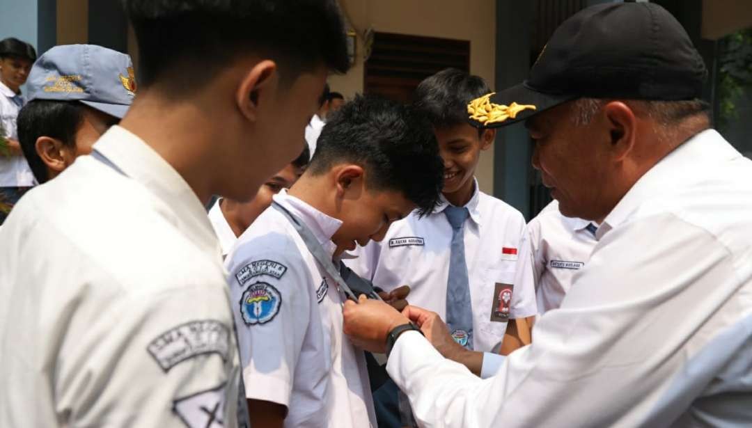 Menteri Koordinator Bidang Pembangunan Manusia dan Kebudayaan (Menko PMK) Muhadjir Effendy melakukan inspeksi mendadak (sidak) cek proses Penerimaan Peserta Didik Baru (PPDB) di SMA Negeri 5 Tangerang Selatan, Senin 24 Juli 2023. (Foto: ANO/Ngopibareng.id)