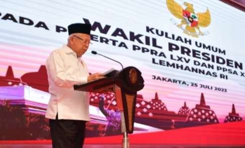 Wapres saat memberikan kuliah umum kepada Peserta Program Pendidikan Reguler Angkatan (PPRA) LXV dan Program Pendidikan Singkat (PPSA) XXIV Tahun 2023, di Auditorium Gajah Mada Gedung Lemhanas Jakarta (Foto: Setwapres)