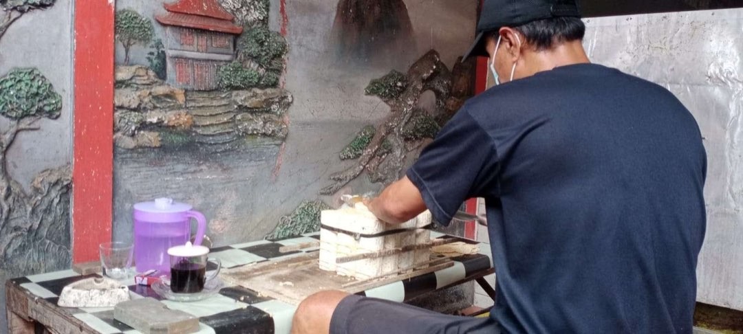 Salah satu produsen keripik tempe di Kota Malang, Jawa Timur. (Foto: Lalu Theo/Ngopibareng.id)