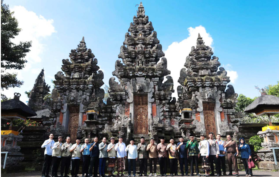 Peuncuran Desa Senduro sebagai Kampung Moderasi Beragama di Pura Mandhara Giri Semeru Agung Desa Senduro Kecamatan Senduro, Lumajang. (Foto: Kominfo Lumajang)