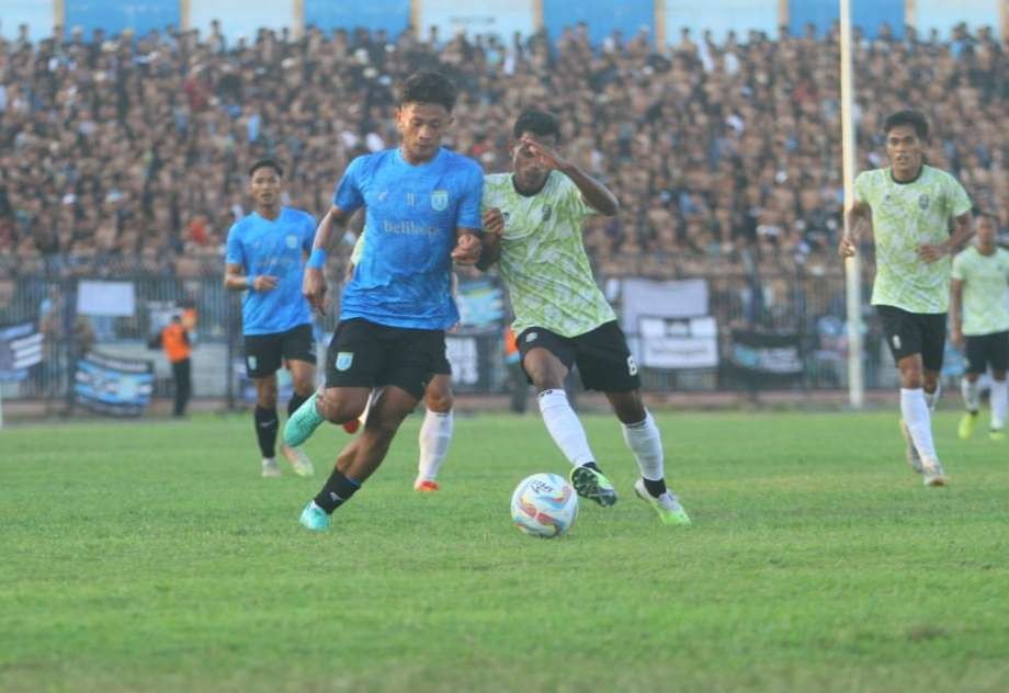 Persela Lamongan saat menjamu Nusantara United di Stadion Surajaya, Lamongan. (Foto: Istimewa)