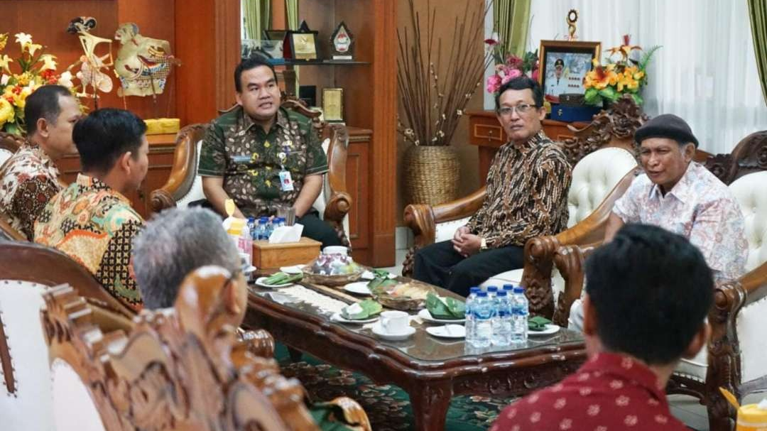 Bupati Blora, Arief Rohman sambut tim dari ISI Surakarta (Foto: Humas Pemkab Blora)