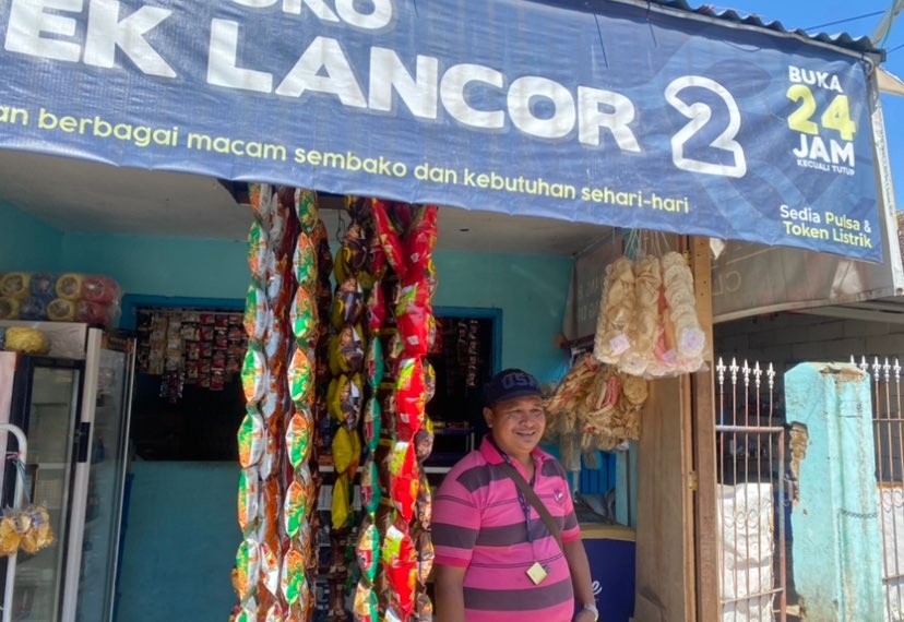 Salah satu Toko Madura di Kecamatan Dau, Kabupaten Malang, juga kesulitan stok elpiji. (Foto: Lalu Theo/Ngopibareng.id)