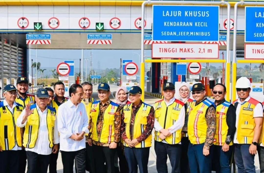 Presiden Jokowi saat peresmian Jalan Tol Bocimi atau Jalan Tol Bogor-Ciawi-Sukabumi (Bocimi) Seksi II Cigombong - Cibadak. (Foto: Instagram @jokowi)