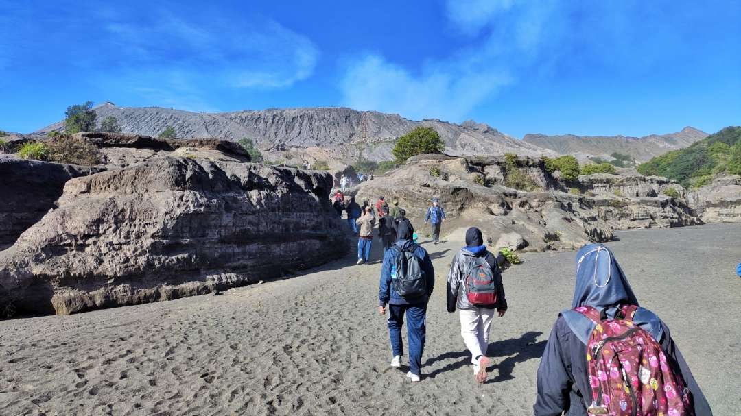 Wisata Gunung Bromo jadi salah satu destinasi favorit di Jatim. (Foto: Fariz Yarbo/Ngopibareng.id)