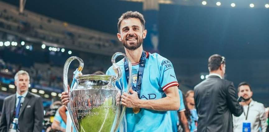 Diminati Barcelona dan PSG, Manchester City tak ingin kehilangan Bernardo SIlva. (Foto: Twitter/@BernanrdoCSilva)