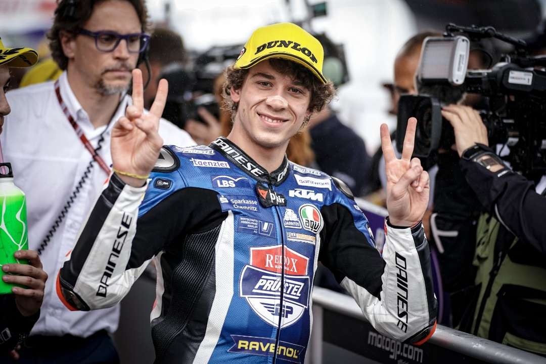 Marco Bezzecchi, mengunci pole position MotoGP Inggris, balapan Minggu 6 Agustus 2023 pukul 19.00 WIB. (Foto: Twitter/X @motogp)