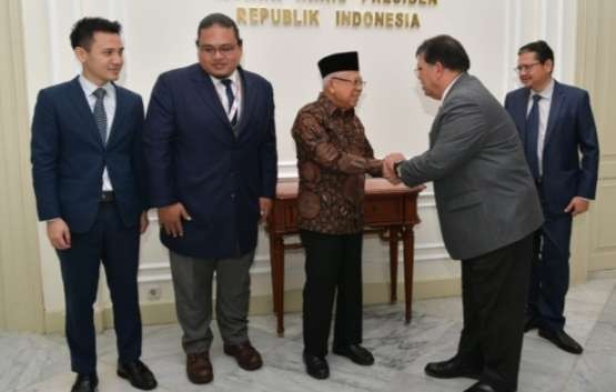 Wapres saat menerima kunjungan Ketua Dewan Rakyat Malaysia, Tan Sri Dato’ Johari Abdul.( Foto: Setwapres)