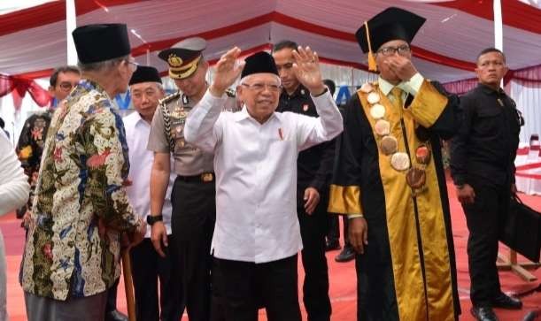 Wapres KH Ma'ruf Amin di depan civitas academica Universitas Wiraraja (UNIJA)  Pamekasan (Foto: Setwapres)