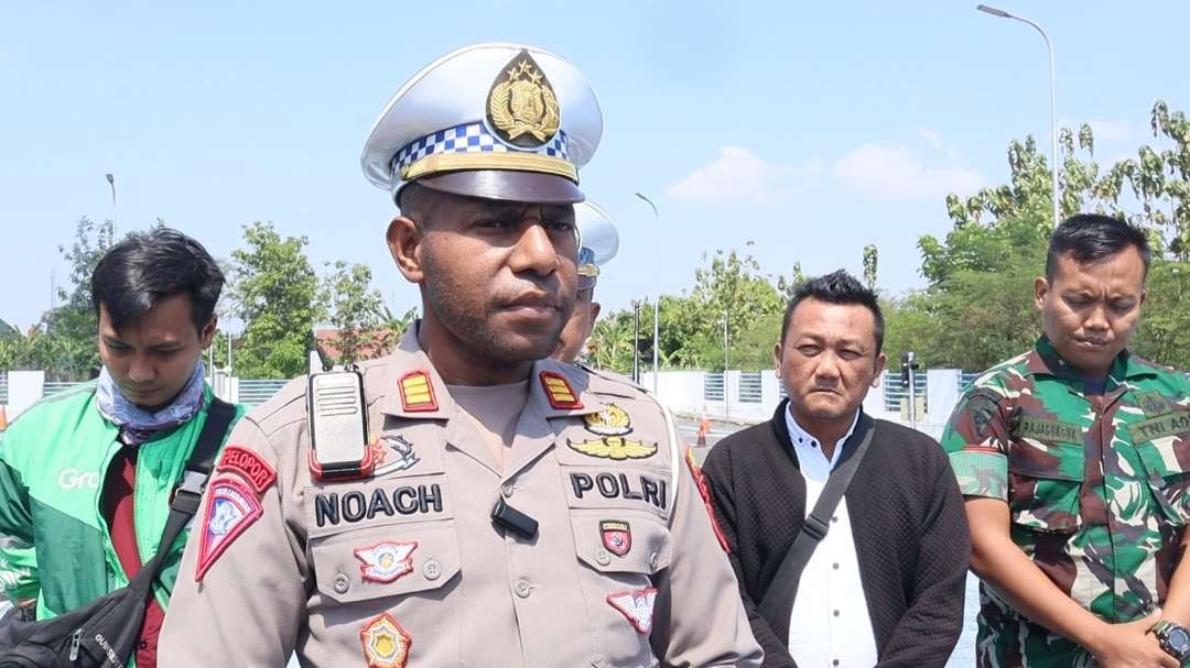 AKP Noach Hendrik, Kasat Lantas Polres Blora, imbau sepeda listrik jangan dipakai di jalan raya. (Foto: Ahmad Sampurno/Ngopibareng.id)