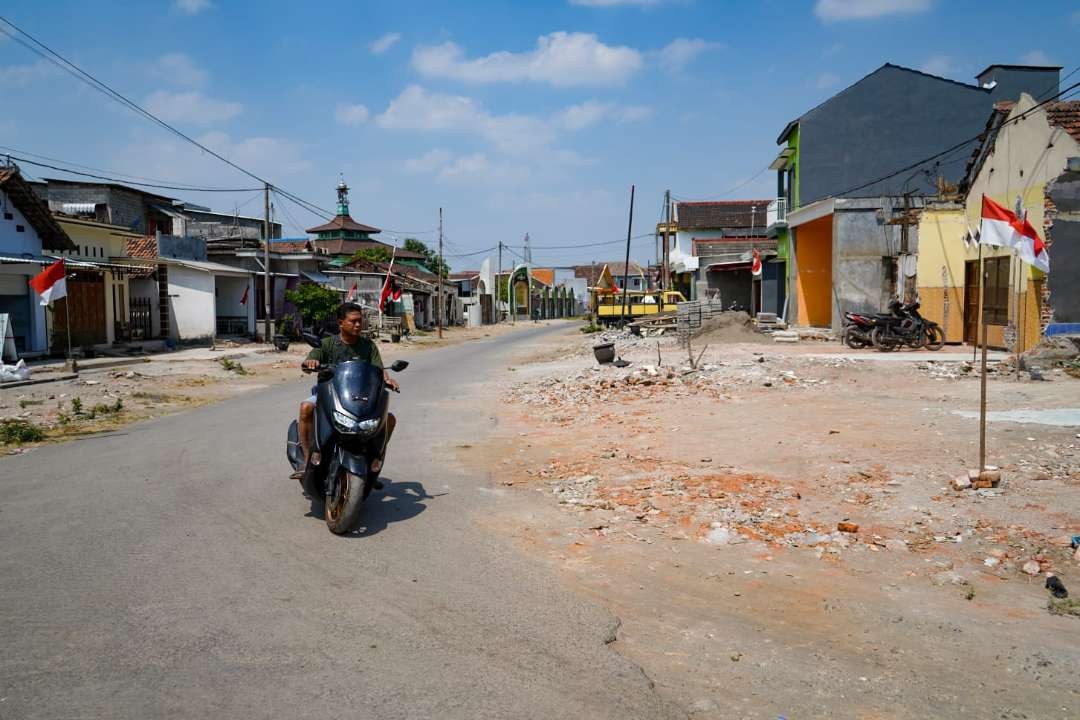 Pemerintah Kabupaten Kediri menargetkan pembangunan jalan akses menuju Jembatan Jongbiru akan selesai akhir tahun ini. (Foto: Istimewa)