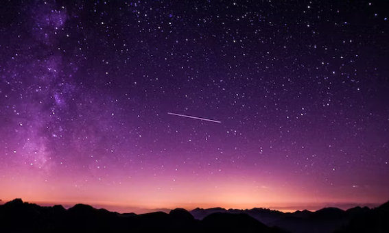 Fenomena hujan meteor Perseid akan berlangsung pada Minggu, 13 Agustus 2023, dini hari besok. Bisa dilihat di seluruh wilayah Indonesia. (Foto: unsplash)