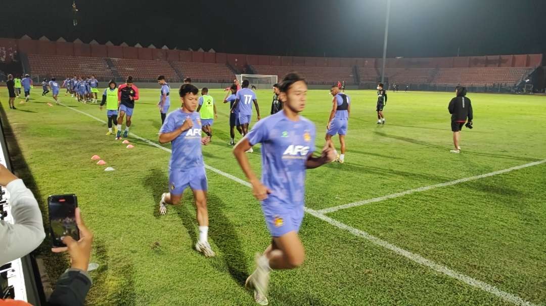 Pelatih Persik Kediri Marcelo Rospide menilai Persis Solo memiliki pemain penyerang yang sangat bagus. Ia ingin Persik bermain seimbang.(Foto: Fendi Lesmana/ngopibareng.id)