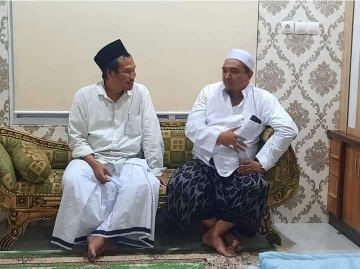 Gus Baha dan Habib Soleh bin Ali Al Attas. (Foto: dok/ngopibareng.id)