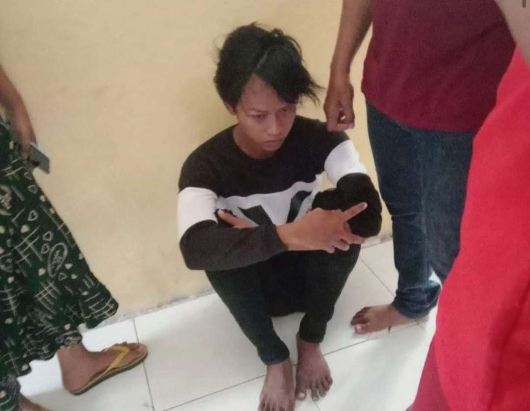 Pencuri kotak amal diamankan warga.(Foto Istimewa)