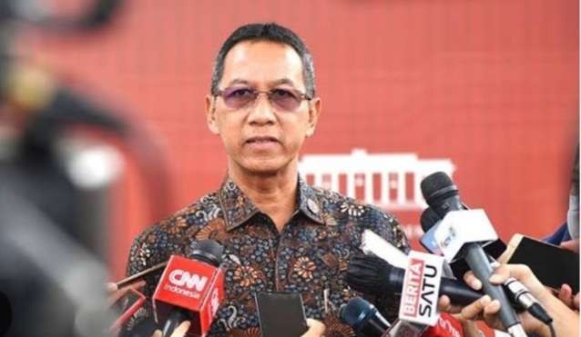 Pj Gubernur DKI Heru Budi Hartono, wacanakan WFH untuk atasi polusi udara di Jakarta yang dikatakan paling kotor du dunia (Foto: Setpres)