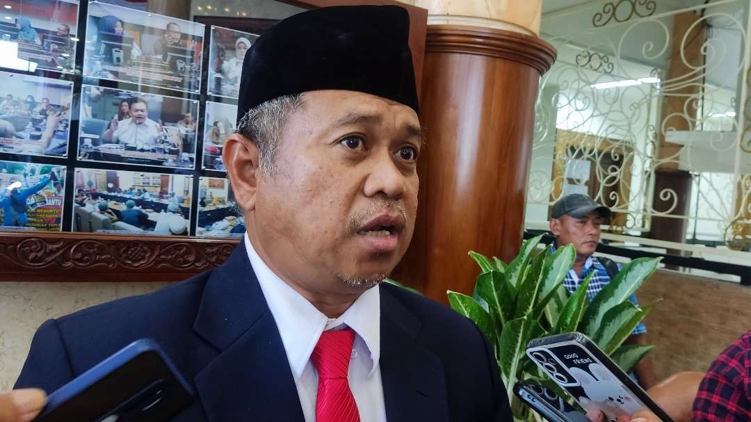 Kadishub Jatim, Nyono bicara soal koridor dua Bus Trans Jatim rute Surabaya ke Mojokerto urai lalu lintas Gerbangkertasusila. (Foto: Fariz Yarbo/Ngopibareng.id)