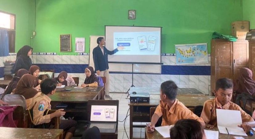 Aplikasi Stasiun Edukasi ketika diimplementasikan dalam proses belajar-mengajar. (Foto: Humas UB)