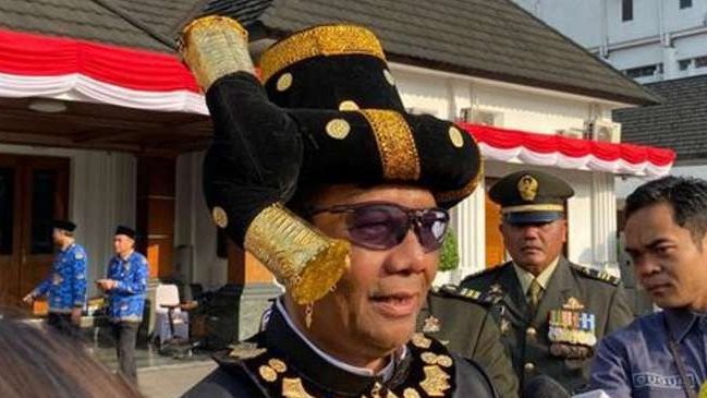 Menteri Koordinator Bidang Politik, Hukum, dan Keamanan (Menko Polhukam) Mahfud MD usai acara peringatan HUT ke-78 RI di Kemenko Polhukam, Jakarta, Kamis (17 Agustus 2023). (Foto:setpres)