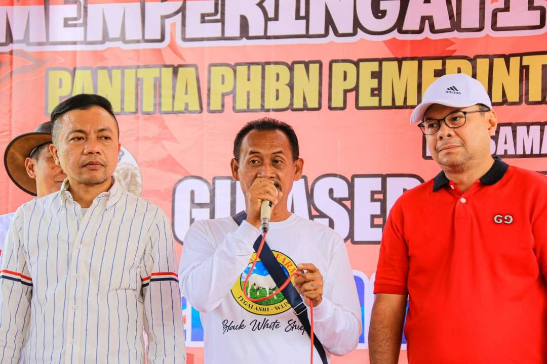 Wabup Blitar Rahmat Santoso (kiri) dan Caleg DPD RI Romy Soekarno