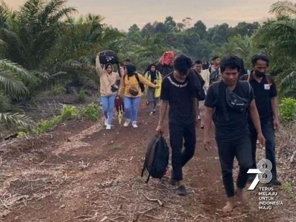 Aksi penggagalan dilakukan tim Gabungan Lanal Dumai yang berhasil menggagalkan sebanyak 31 orang calon PMI Ilegal di Pesisir pantai Sepahat, Kab. Bengkalis, Provinsi Riau, Sabtu 19 Agustus 2023. (Foto: dok. tnial)