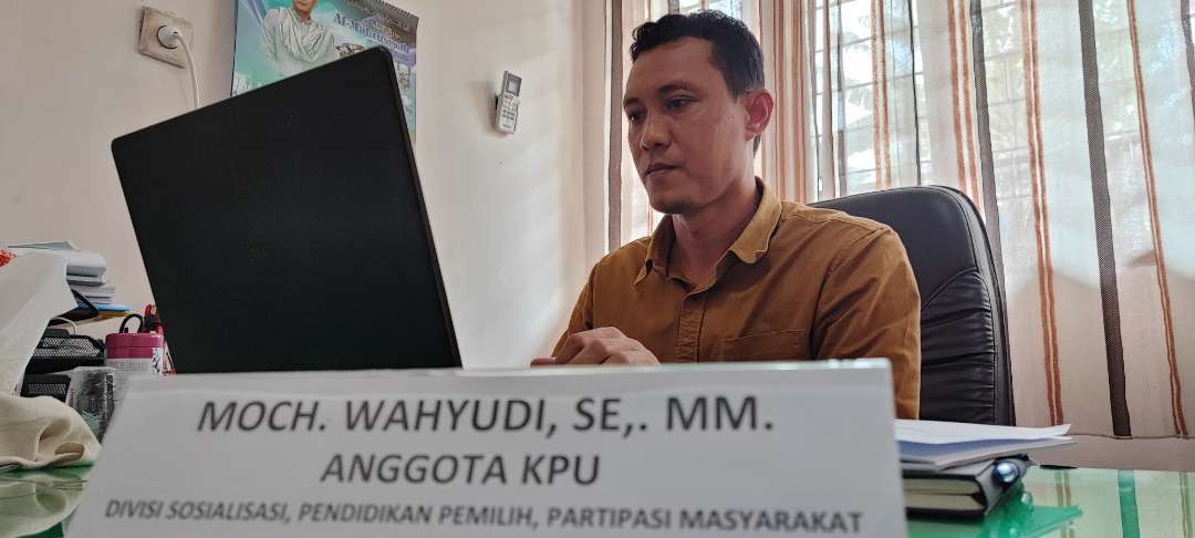 Ketua Divisi Sosialisasi, Pendidikan Pemilih, Partisipasi Masyarakat dan SDM KPU Kota Kediri Wahyudi. (Foto: Fendi Lesmana/Ngopibareng.id)