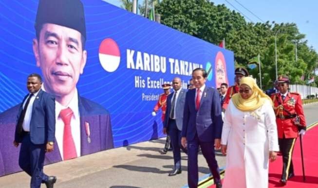 Presiden Joko Widodo bertemu dengan Presiden Republik Persatuan Tanzania Samia Suluhu Hassan ( foto: BPMI Setpres )