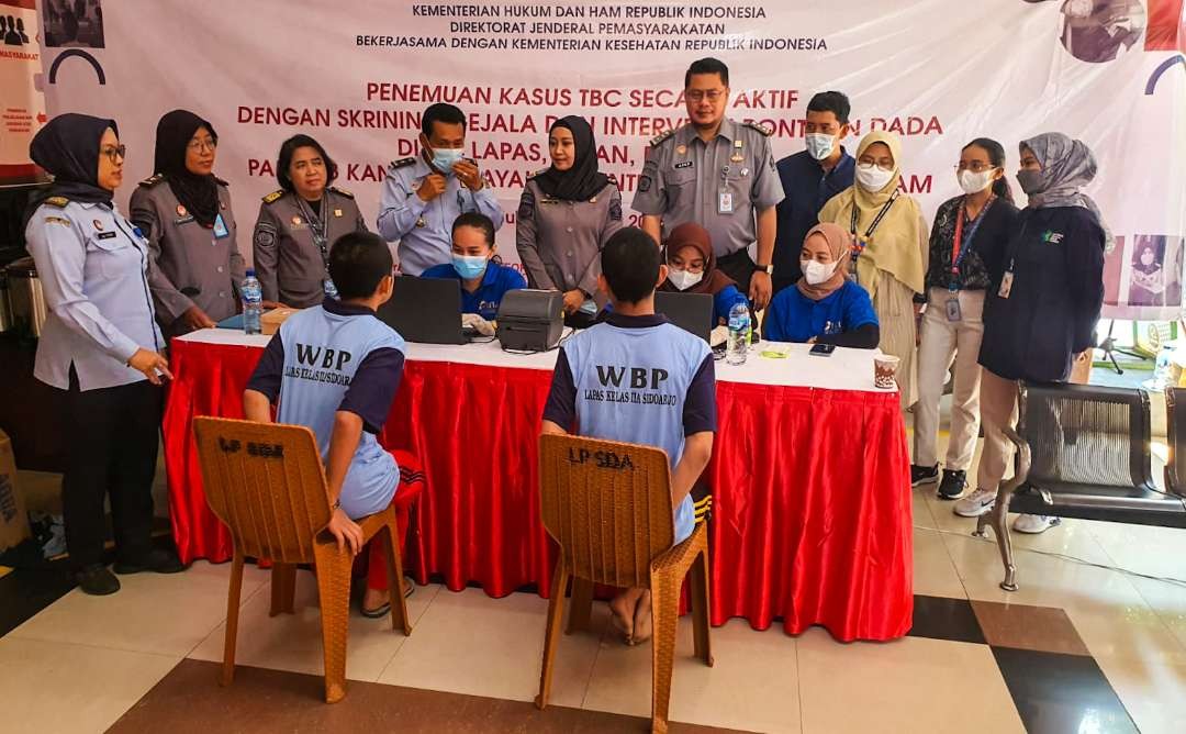 Skrining TBC di Lapas Sidoarjo, Jawa Timur. (Foto: Aini Arifin/Ngopibareng.id)