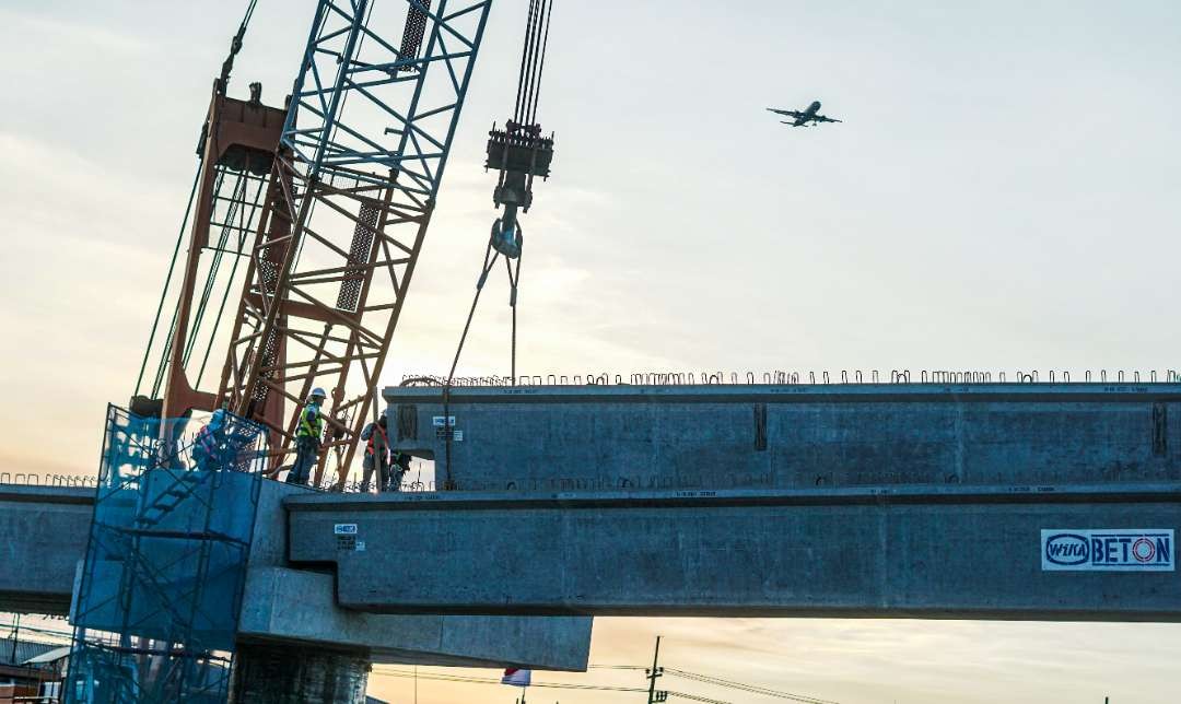 Pemasangan Girder Flyover Aloha. (Foto: Istimewa)