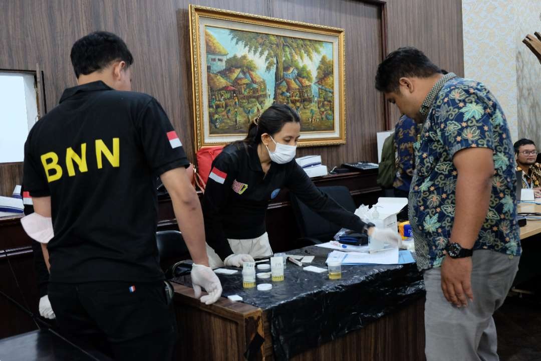 Pelindo Regional 3 dan BNN gelar tes urine. (Foto: BNN)