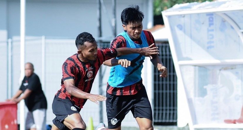 Skuat Arema FC saat menjalani sesi latihan jelang laga melawan Persikabo 1973 di kompetisi Liga 1 musim 2023/2024 (Foto: Lalu Theo/Ngopibareng.id)