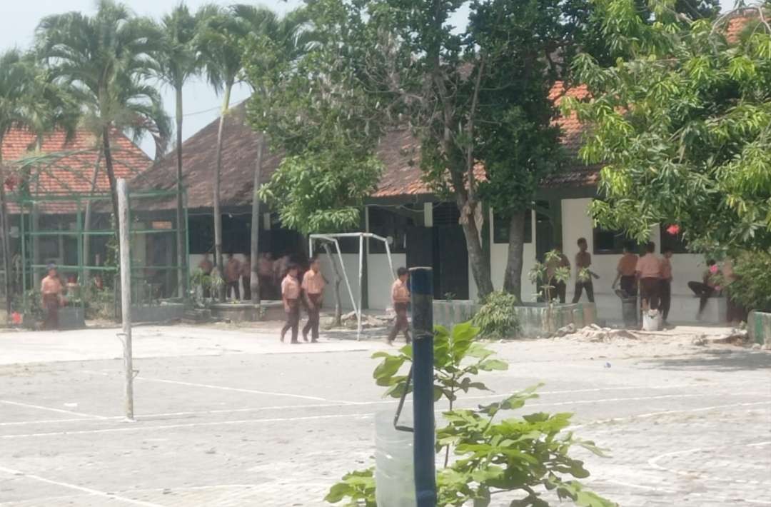 Gedung SMP Negeri 1 Sukodadi, Lamongan, Jawa Timur. (Foto: Istimewa)